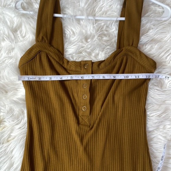 L*SPACE button front built in bra dress - Picture 7 of 9